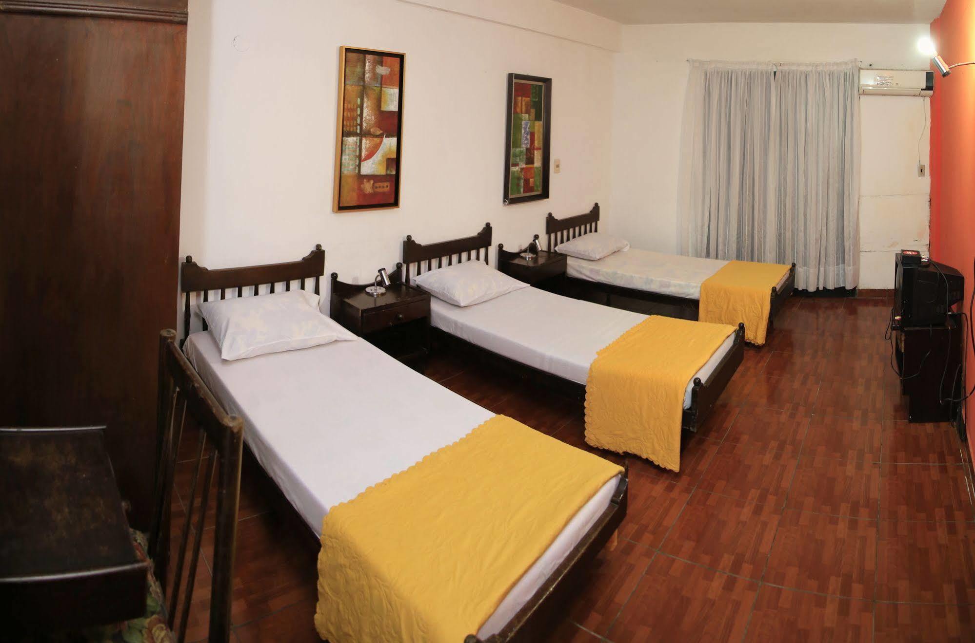Costanera Hostel אסונסיון מראה חיצוני תמונה